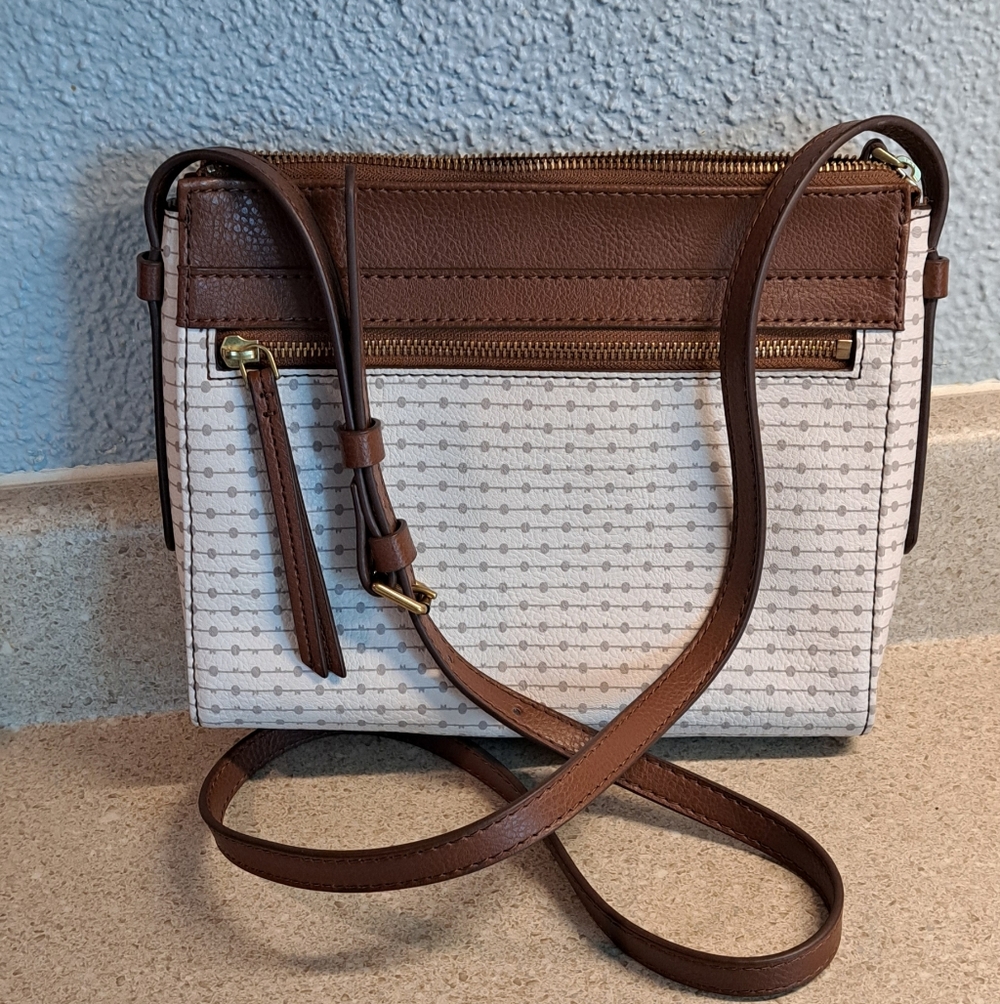 Fossil Crossbody Bag - Picture 2 of 10